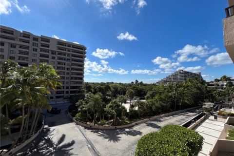 Снять в аренду кондоминиум в Ки-Бискейн, Флорида 2 спальни, 142.33м2, № 2017029 - фото 3