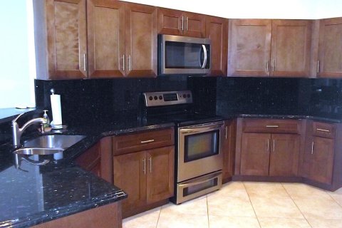 Casa en venta en Wellington, Florida, 5 dormitorios, 280.01 m2 № 2186509 - foto 10