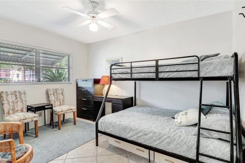 Condo in Hollywood, Florida, 2 bedrooms  № 2026777 - photo 4