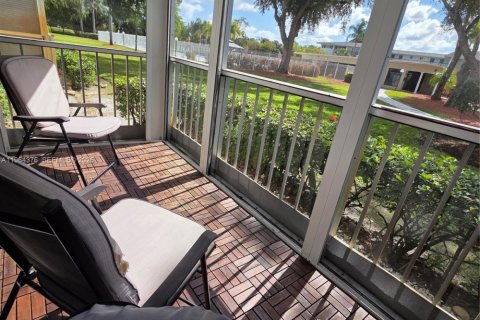 Condo in Hollywood, Florida, 2 bedrooms  № 2026777 - photo 28
