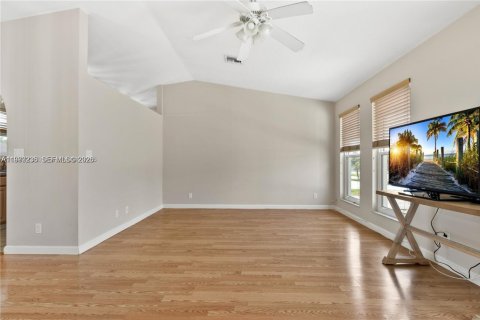 Villa ou maison à vendre à Homestead, Floride: 3 chambres, 167.97 m2 № 2044681 - photo 15