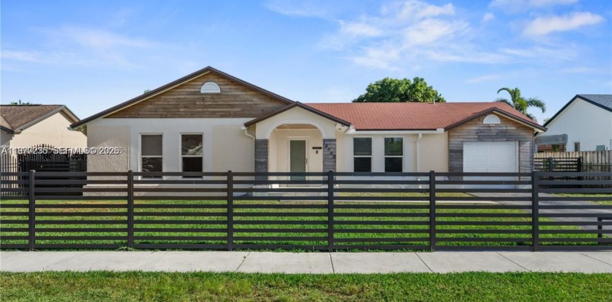 Villa ou maison à Homestead, Floride 3 chambres, 167.97 m2 № 2044681