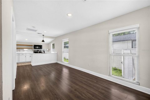 Villa ou maison à vendre à Dade City, Floride: 2 chambres, 67.26 m2 № 2236345 - photo 4