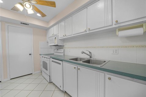 Купить кондоминиум в Лейкленд, Флорида 8 комнат, 104.05м2, № 2234633 - фото 10