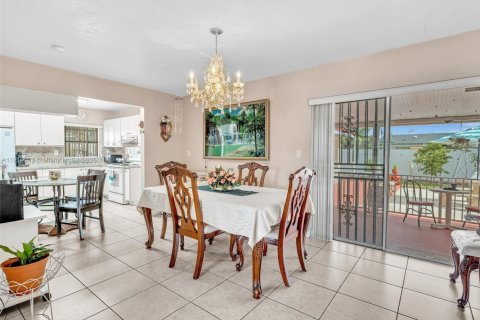 Купить виллу или дом в Майами-Гарденс, Флорида 10 комнат, 140.65м2, № 1970374 - фото 13