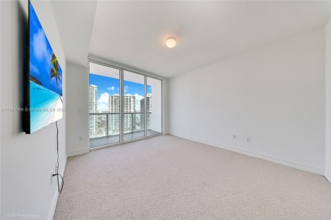 Condominio en alquiler en Miami, Florida, 3 dormitorios, 140.56 m2 № 1978470 - foto 11