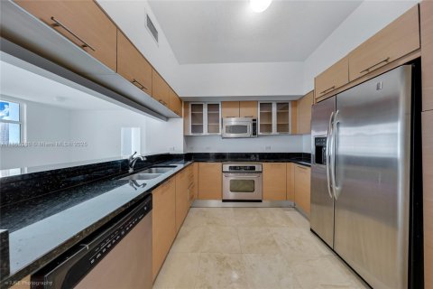 Condominio en alquiler en Miami, Florida, 3 dormitorios, 140.56 m2 № 1978470 - foto 8