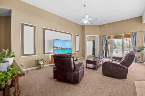 House in Port St. Lucie, Florida 3 bedrooms, 185.8 sq.m. № 2086801 - photo 8