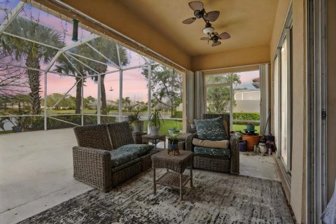 House in Port St. Lucie, Florida 3 bedrooms, 185.8 sq.m. № 2086801 - photo 6