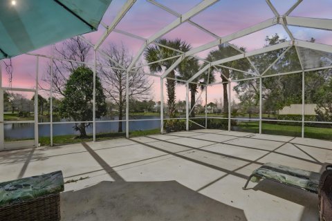 House in Port St. Lucie, Florida 3 bedrooms, 185.8 sq.m. № 2086801 - photo 5