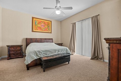 House in Port St. Lucie, Florida 3 bedrooms, 185.8 sq.m. № 2086801 - photo 13