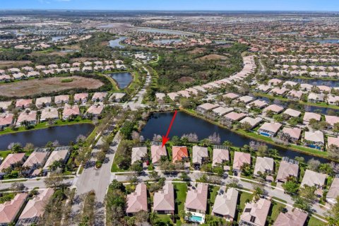 House in Port St. Lucie, Florida 3 bedrooms, 185.8 sq.m. № 2086801 - photo 3