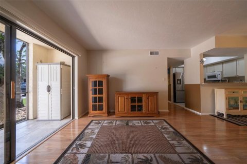 Condo in Port Charlotte, Florida, 2 bedrooms  № 1869114 - photo 3