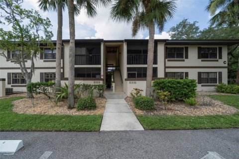 Condo in Port Charlotte, Florida, 2 bedrooms  № 1869114 - photo 1