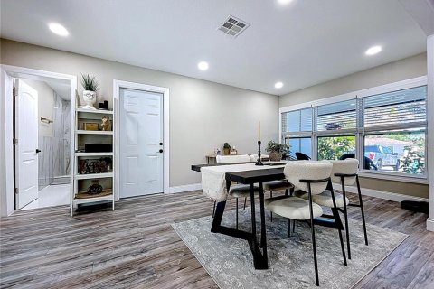 Casa en venta en Clearwater, Florida, 3 dormitorios, 125.98 m2 № 2212202 - foto 8