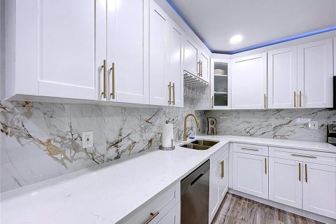 Casa en venta en Clearwater, Florida, 3 dormitorios, 125.98 m2 № 2212202 - foto 5