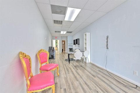 Immobilier commercial à louer à Tampa, Floride: 1283.72 m2 № 2166595 - photo 13