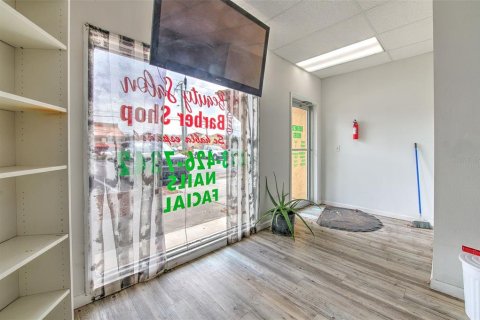 Immobilier commercial à louer à Tampa, Floride: 1283.72 m2 № 2166595 - photo 10