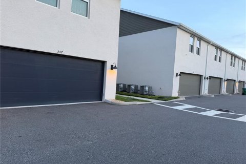Townhouse in Longwood, Florida 3 bedrooms, 138.24 sq.m. № 2396768 - photo 17