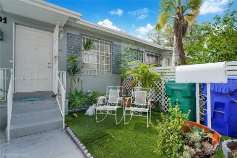 Immobilier commercial à vendre à Miami, Floride: 129.32 m2 № 1768371 - photo 12