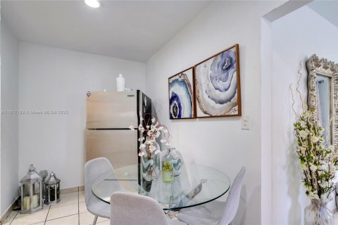 Immobilier commercial à vendre à Miami, Floride: 129.32 m2 № 1768371 - photo 9