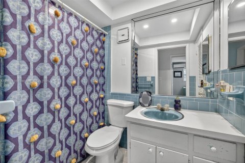 Condo in Pompano Beach, Florida, 2 bedrooms  № 1947747 - photo 28