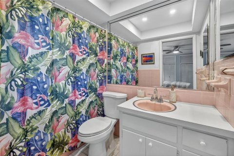 Condo in Pompano Beach, Florida, 2 bedrooms  № 1947747 - photo 24