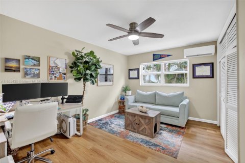 Condo in Pompano Beach, Florida, 2 bedrooms  № 1947747 - photo 25