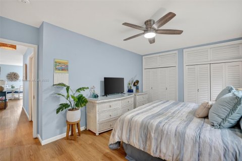 Condo in Pompano Beach, Florida, 2 bedrooms  № 1947747 - photo 22