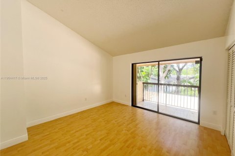 Townhouse in Miami, Florida 2 bedrooms, 107.02 sq.m. № 1954919 - photo 15