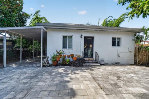 Casa en venta en Miami, Florida, 5 dormitorios, 205.59 m2 № 2406226 - foto 26