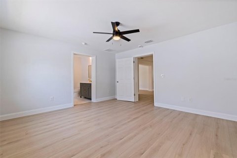 Купить виллу или дом в Сент-Питерсберг, Флорида 13 комнат, 203.73м2, № 1914851 - фото 11