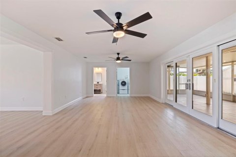 Купить виллу или дом в Сент-Питерсберг, Флорида 13 комнат, 203.73м2, № 1914851 - фото 8