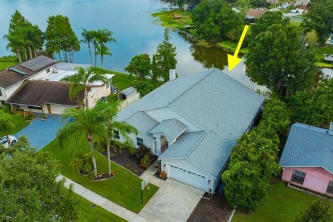 Casa en venta en Tampa, Florida, 4 dormitorios, 328.69 m2 № 1880667 - foto 2