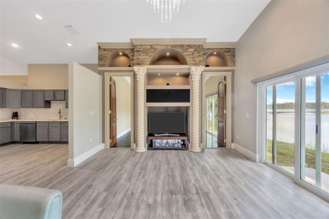 Casa en venta en Tampa, Florida, 4 dormitorios, 328.69 m2 № 1880667 - foto 18