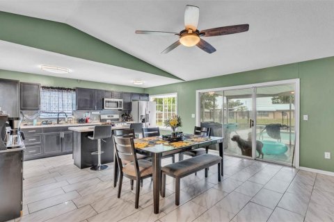 Villa ou maison à vendre à Frostproof, Floride: 3 chambres, 127.28 m2 № 1778422 - photo 8