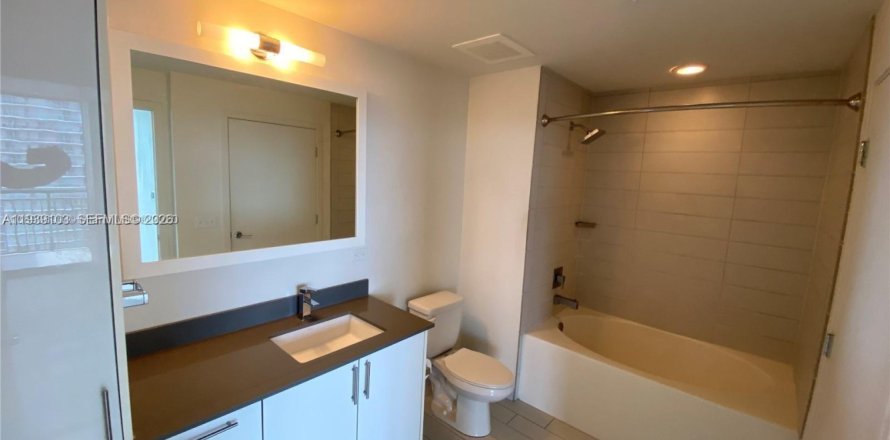 Кондоминиум с 1 спальней в Майами, Флорида № 1996954