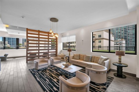 Купить кондоминиум в Майами, Флорида 1 спальня, 76.27м2, № 1996954 - фото 22