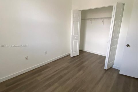 Villa ou maison à louer à Pembroke Pines, Floride: 3 chambres, 129.13 m2 № 1966797 - photo 15