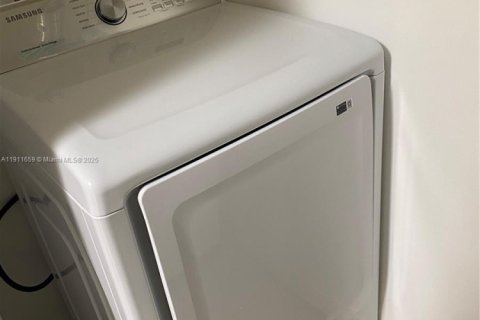 Villa ou maison à louer à Pembroke Pines, Floride: 3 chambres, 129.13 m2 № 1966797 - photo 20