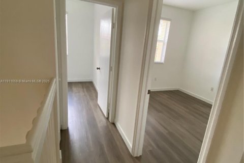 Villa ou maison à louer à Pembroke Pines, Floride: 3 chambres, 129.13 m2 № 1966797 - photo 11