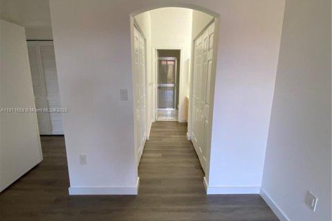 Villa ou maison à louer à Pembroke Pines, Floride: 3 chambres, 129.13 m2 № 1966797 - photo 16