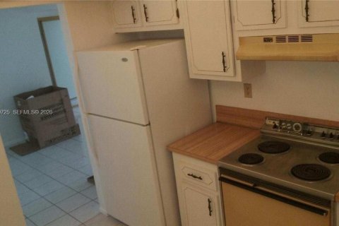 Condo in Plantation, Florida, 2 bedrooms  № 2030566 - photo 2