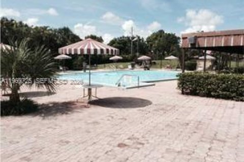 Condo in Plantation, Florida, 2 bedrooms № 2030566