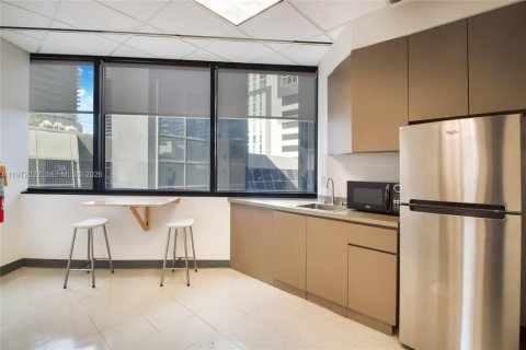 Propiedad comercial en venta en Miami, Florida № 2032800 - foto 10