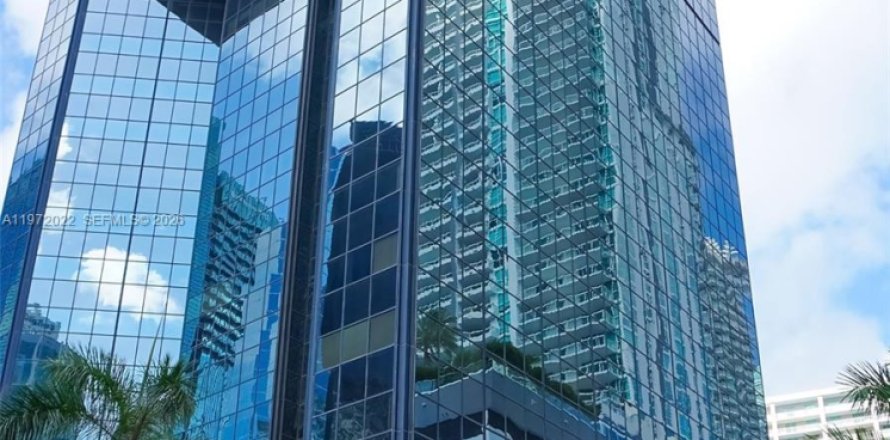 Propiedad comercial en Miami, Florida № 2032800