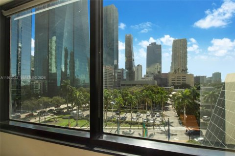 Propiedad comercial en venta en Miami, Florida № 2032800 - foto 4