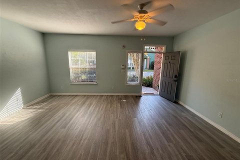 Touwnhouse à vendre à Gainesville, Floride: 3 chambres, 161.28 m2 № 2415223 - photo 6