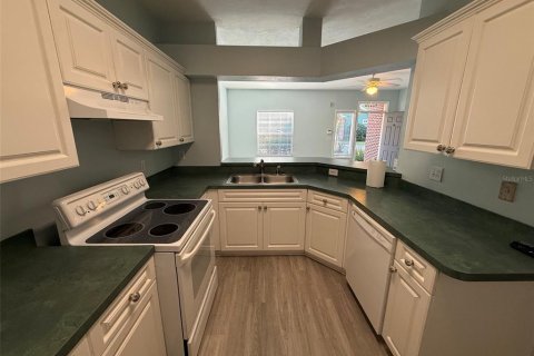 Touwnhouse à vendre à Gainesville, Floride: 3 chambres, 161.28 m2 № 2415223 - photo 10