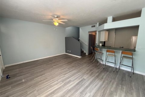 Touwnhouse à vendre à Gainesville, Floride: 3 chambres, 161.28 m2 № 2415223 - photo 7